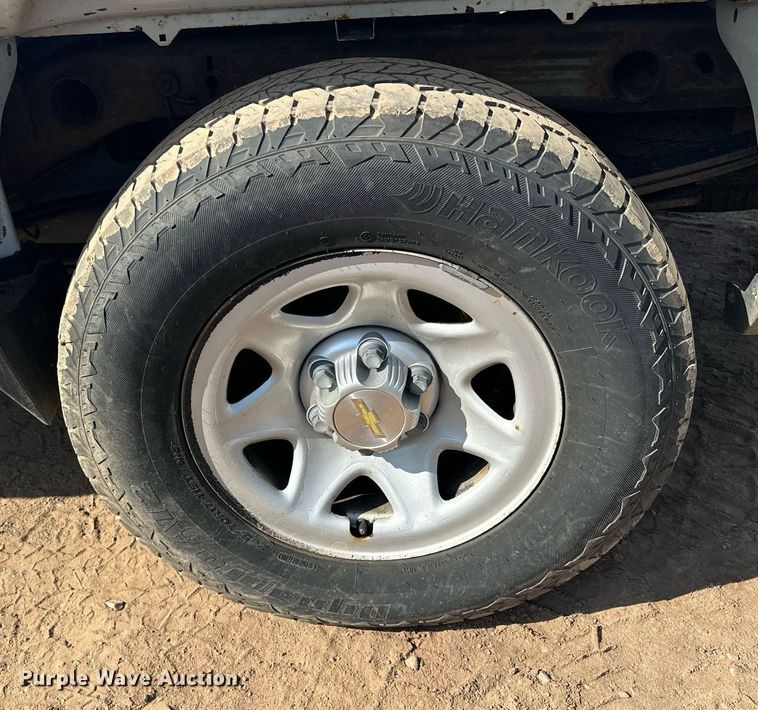 image for item MQ9438 2016 Chevrolet Silverado 1500  Double Cab pickup truck