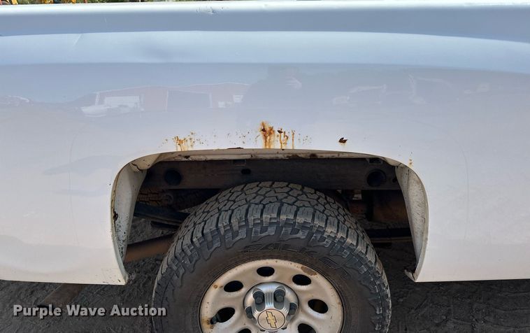 image for item MQ9439 2012 Chevrolet Silverado 1500  pickup truck