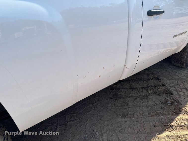 image for item MQ9439 2012 Chevrolet Silverado 1500  pickup truck