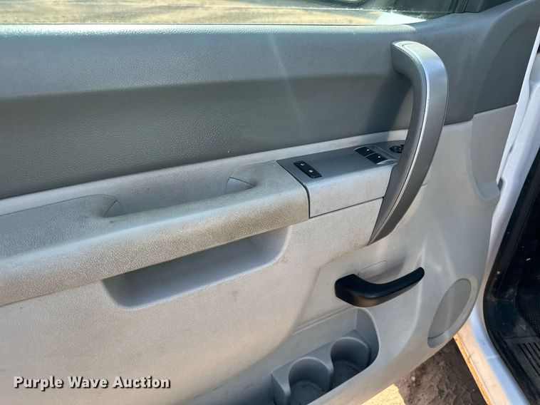 image for item MQ9439 2012 Chevrolet Silverado 1500  pickup truck