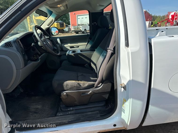 image for item MQ9439 2012 Chevrolet Silverado 1500  pickup truck