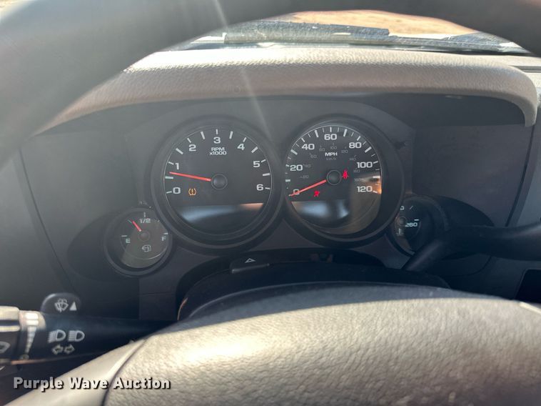 image for item MQ9439 2012 Chevrolet Silverado 1500  pickup truck