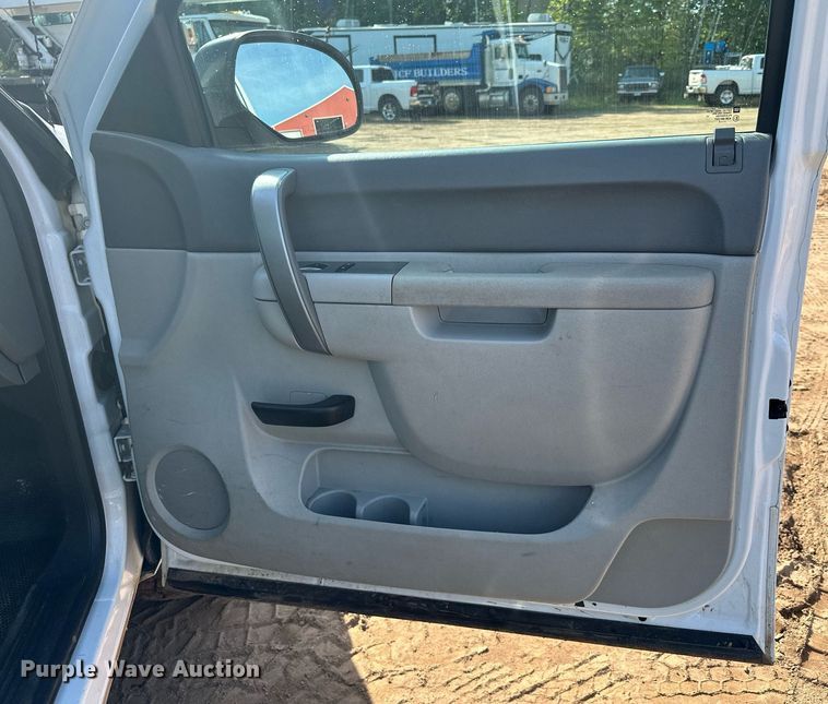 image for item MQ9439 2012 Chevrolet Silverado 1500  pickup truck