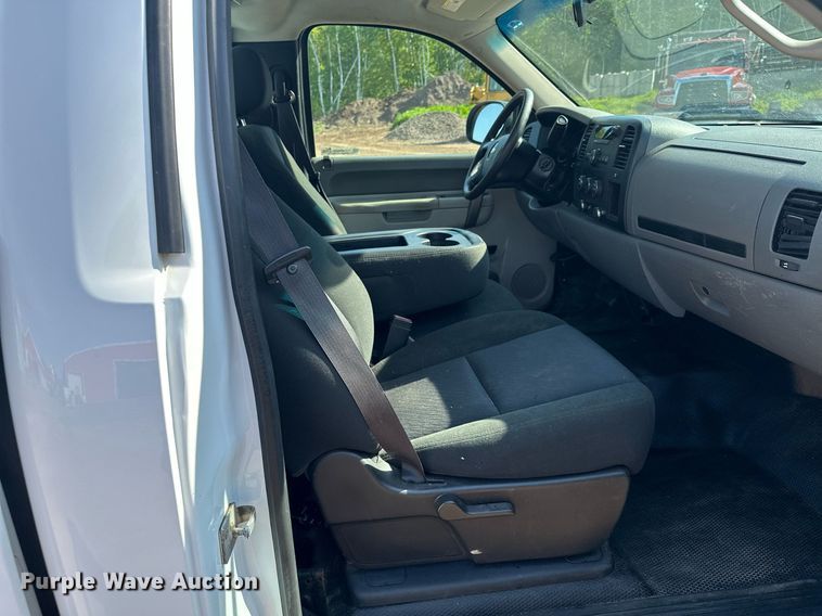 image for item MQ9439 2012 Chevrolet Silverado 1500  pickup truck