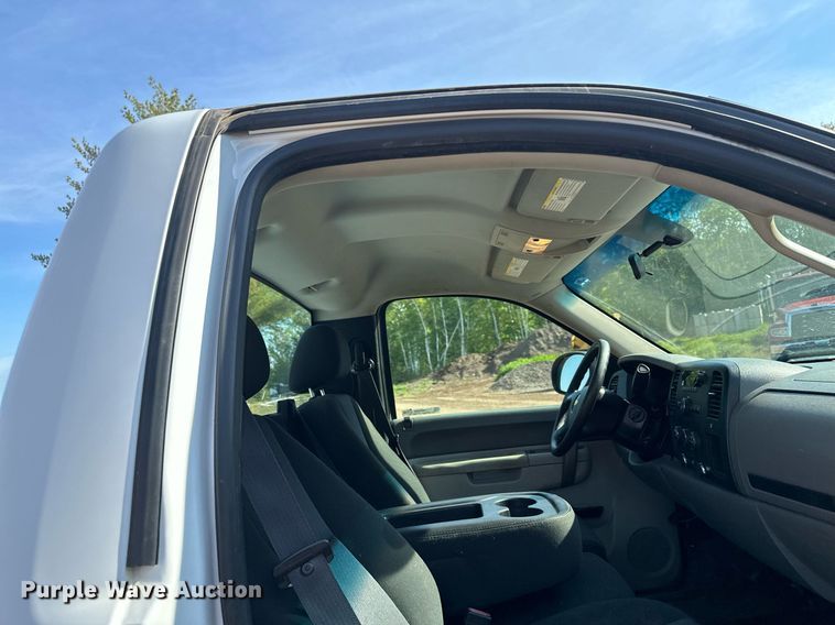 image for item MQ9439 2012 Chevrolet Silverado 1500  pickup truck