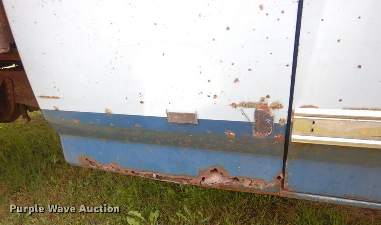 image for item MQ9468 1984 Ford F250  SuperCab flatbed pickup truck