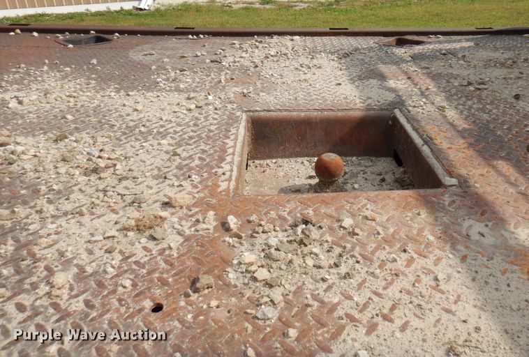 image for item MQ9468 1984 Ford F250  SuperCab flatbed pickup truck