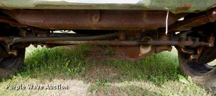 image for item MQ9468 1984 Ford F250  SuperCab flatbed pickup truck