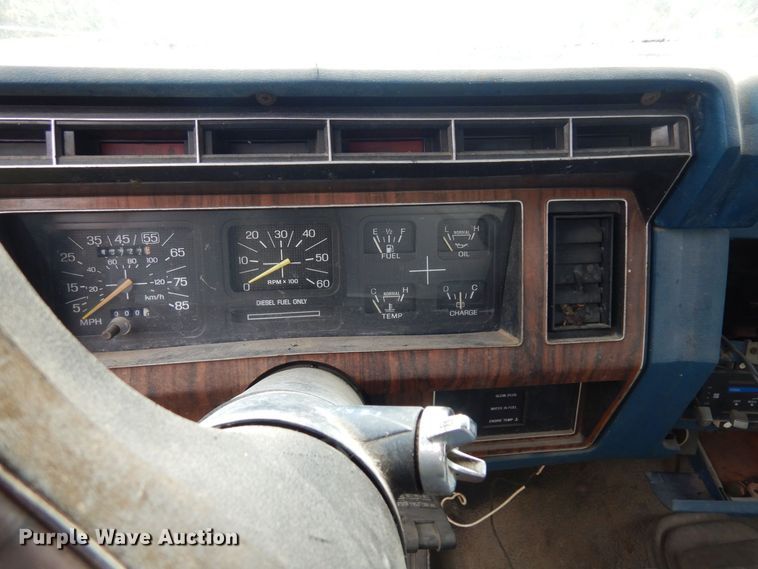 image for item MQ9468 1984 Ford F250  SuperCab flatbed pickup truck