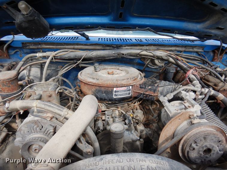 image for item MQ9468 1984 Ford F250  SuperCab flatbed pickup truck