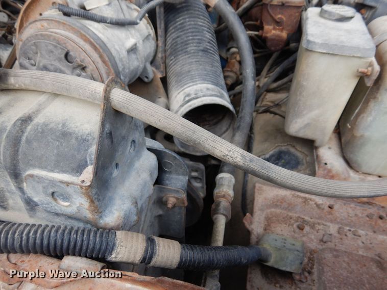 image for item MQ9468 1984 Ford F250  SuperCab flatbed pickup truck