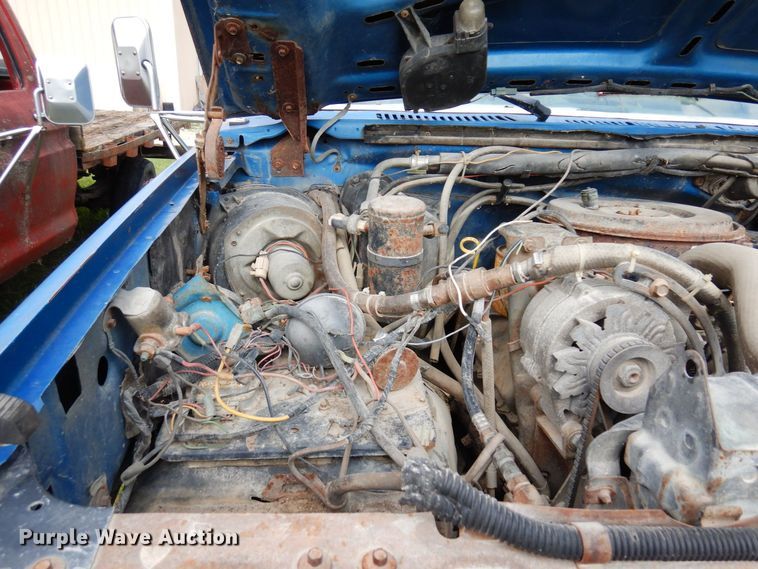 image for item MQ9468 1984 Ford F250  SuperCab flatbed pickup truck