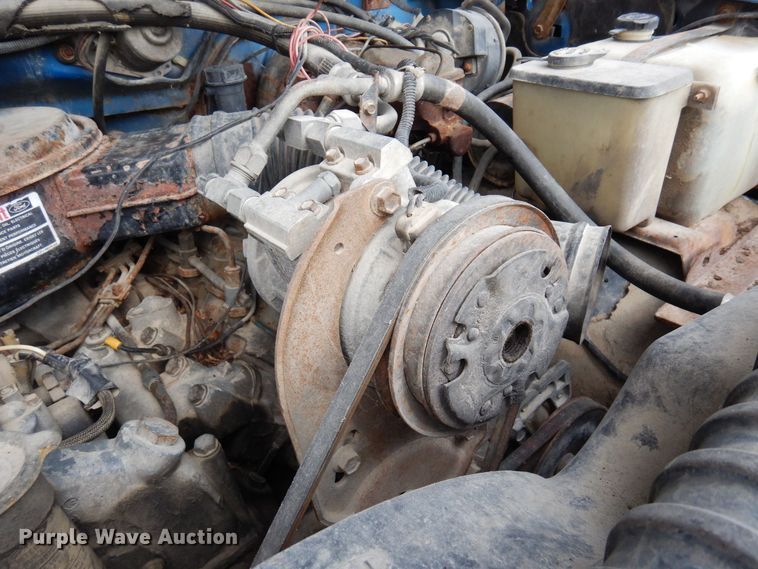 image for item MQ9468 1984 Ford F250  SuperCab flatbed pickup truck