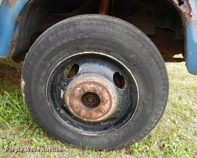 image for item MQ9468 1984 Ford F250  SuperCab flatbed pickup truck