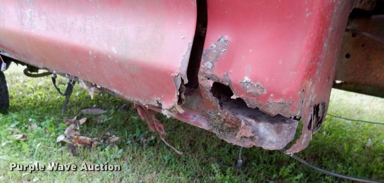 image for item MQ9469 1979 Ford F350  flatbed pickup truck