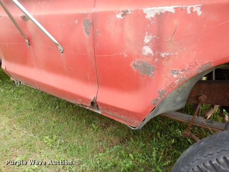 image for item MQ9469 1979 Ford F350  flatbed pickup truck