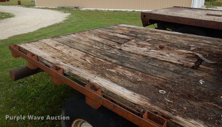 image for item MQ9469 1979 Ford F350  flatbed pickup truck