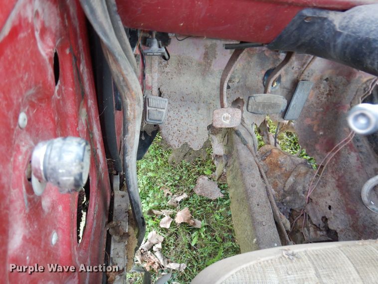 image for item MQ9469 1979 Ford F350  flatbed pickup truck