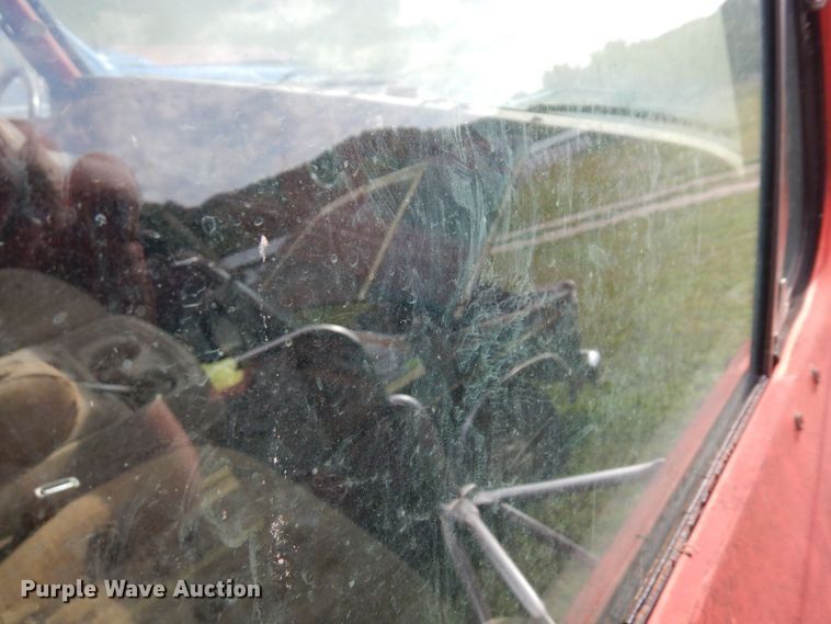 image for item MQ9469 1979 Ford F350  flatbed pickup truck