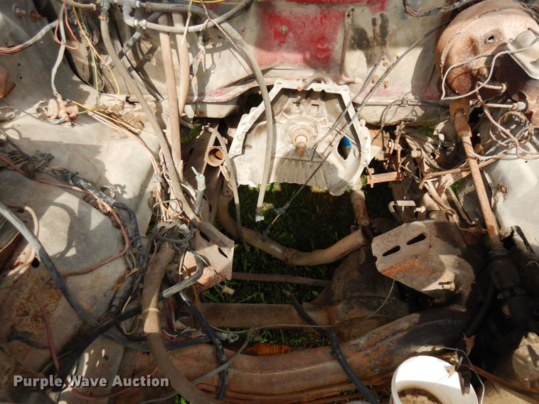 image for item MQ9469 1979 Ford F350  flatbed pickup truck