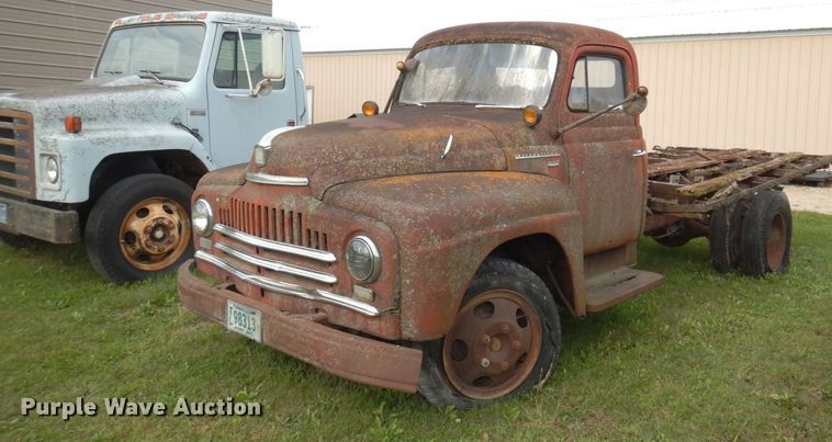 image for item MQ9471 1950 International L-162  pickup truck cab and chassis