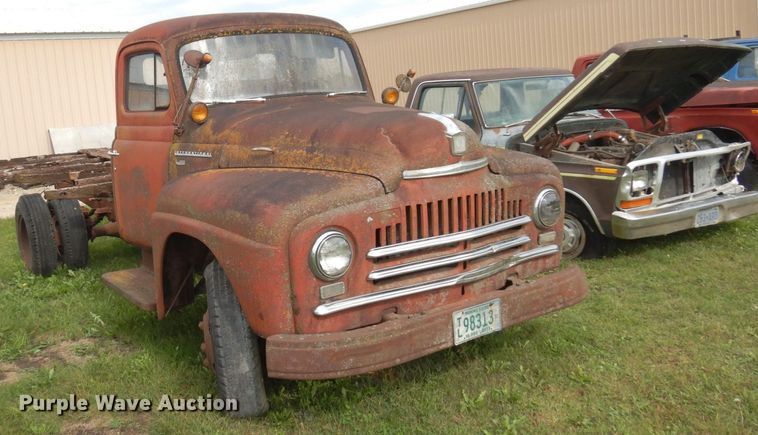 image for item MQ9471 1950 International L-162  pickup truck cab and chassis