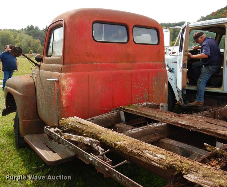 image for item MQ9471 1950 International L-162  pickup truck cab and chassis