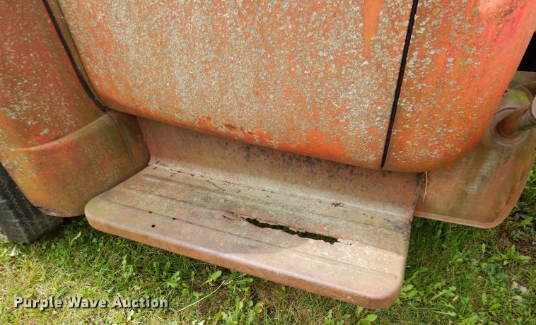 image for item MQ9471 1950 International L-162  pickup truck cab and chassis