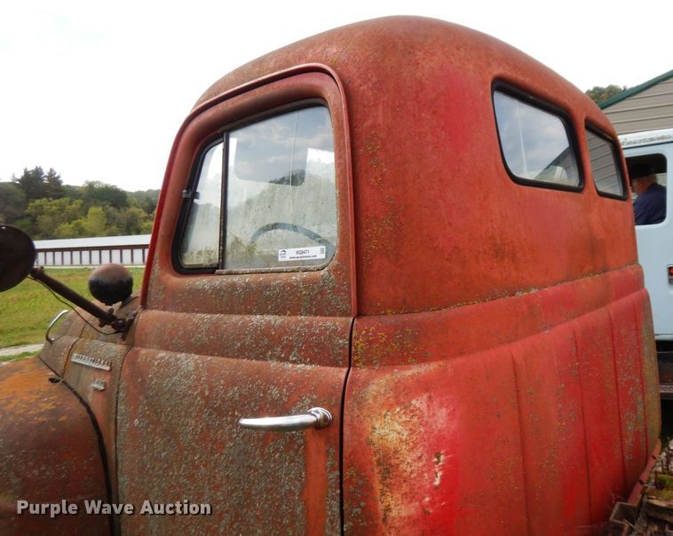 image for item MQ9471 1950 International L-162  pickup truck cab and chassis