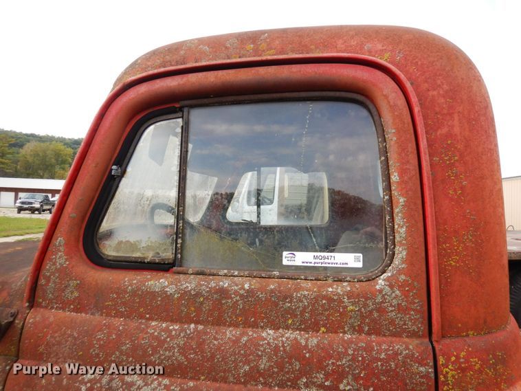 image for item MQ9471 1950 International L-162  pickup truck cab and chassis