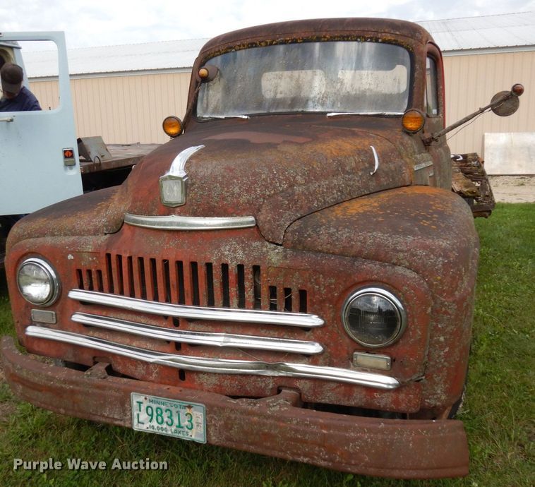 image for item MQ9471 1950 International L-162  pickup truck cab and chassis