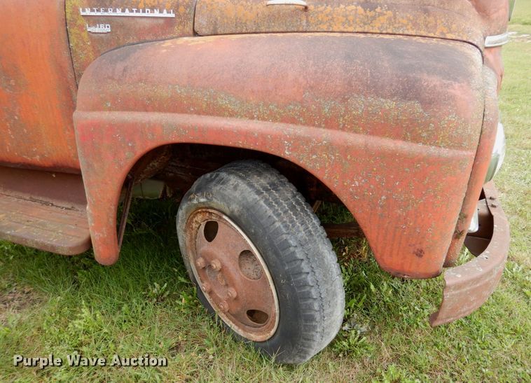 image for item MQ9471 1950 International L-162  pickup truck cab and chassis