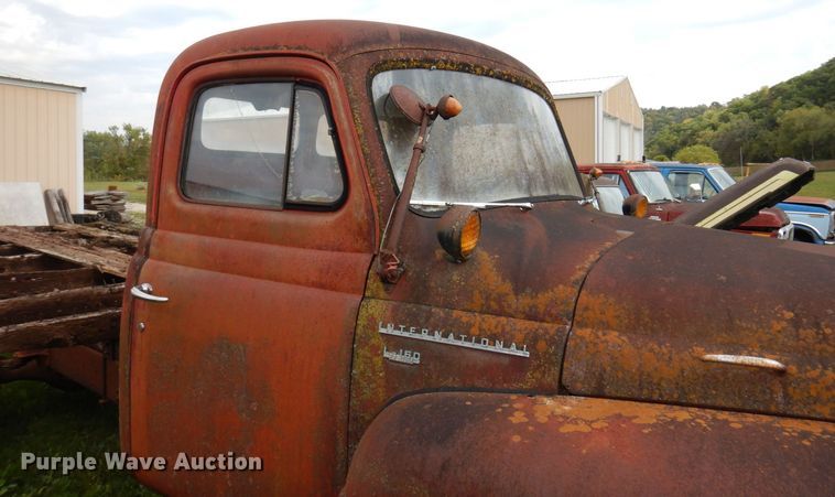 image for item MQ9471 1950 International L-162  pickup truck cab and chassis