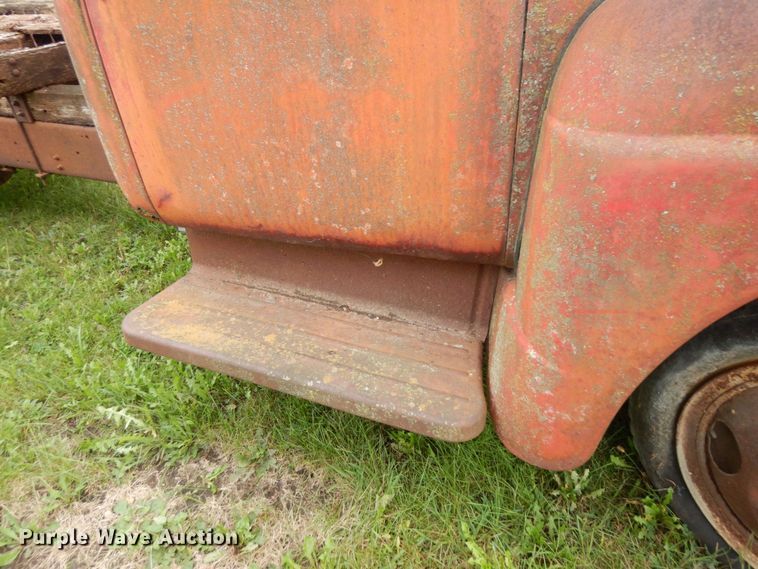 image for item MQ9471 1950 International L-162  pickup truck cab and chassis