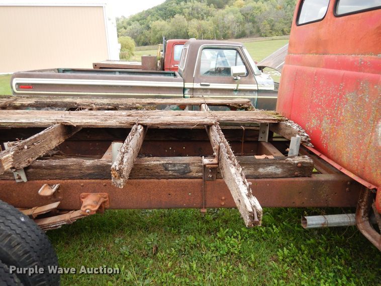 image for item MQ9471 1950 International L-162  pickup truck cab and chassis