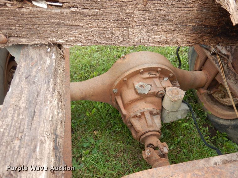 image for item MQ9471 1950 International L-162  pickup truck cab and chassis