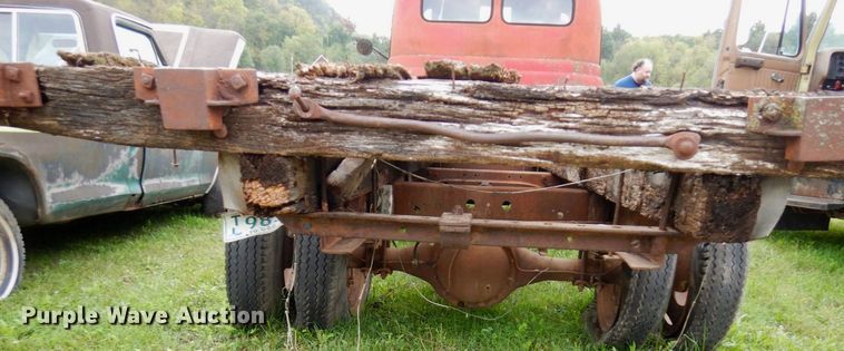 image for item MQ9471 1950 International L-162  pickup truck cab and chassis