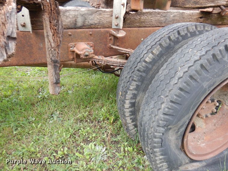 image for item MQ9471 1950 International L-162  pickup truck cab and chassis