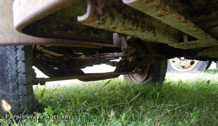 image for item MQ9471 1950 International L-162  pickup truck cab and chassis