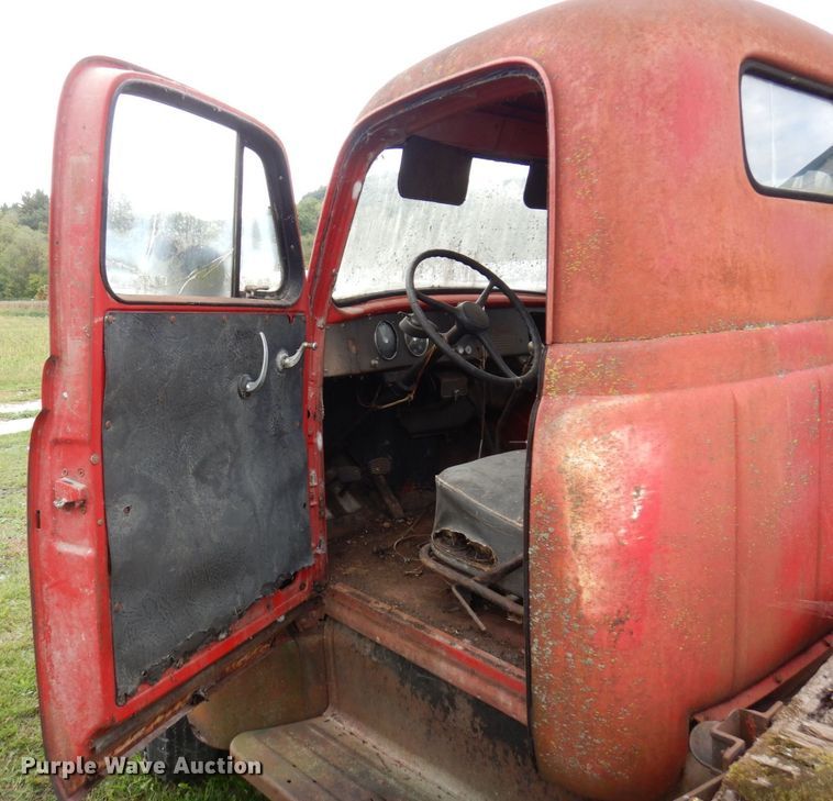 image for item MQ9471 1950 International L-162  pickup truck cab and chassis