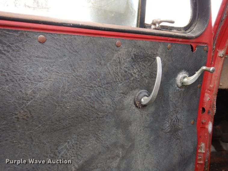 image for item MQ9471 1950 International L-162  pickup truck cab and chassis