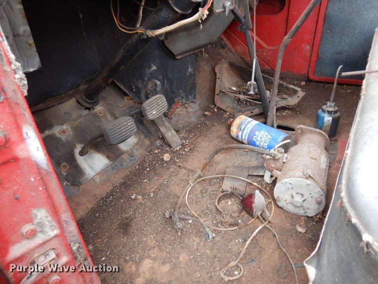 image for item MQ9471 1950 International L-162  pickup truck cab and chassis