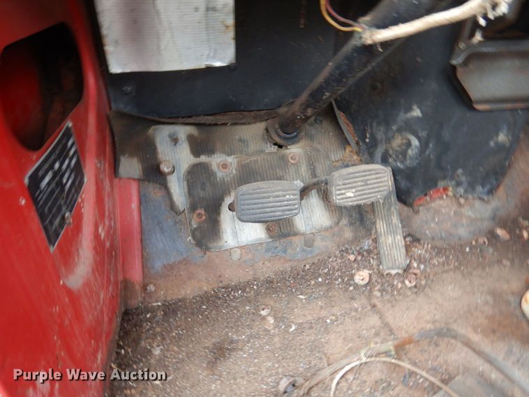 image for item MQ9471 1950 International L-162  pickup truck cab and chassis