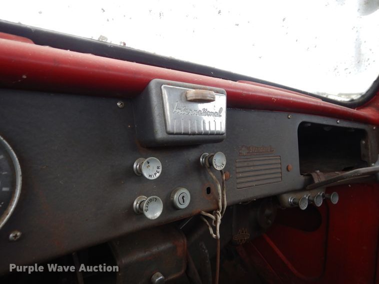 image for item MQ9471 1950 International L-162  pickup truck cab and chassis