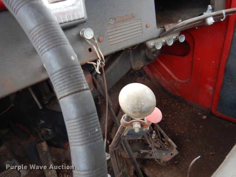 image for item MQ9471 1950 International L-162  pickup truck cab and chassis