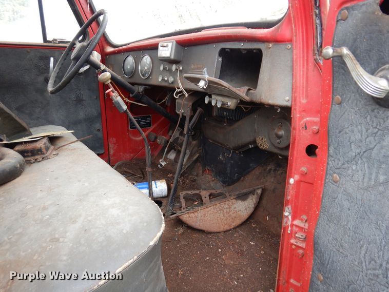 image for item MQ9471 1950 International L-162  pickup truck cab and chassis