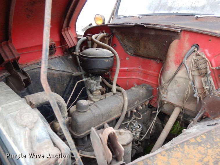 image for item MQ9471 1950 International L-162  pickup truck cab and chassis