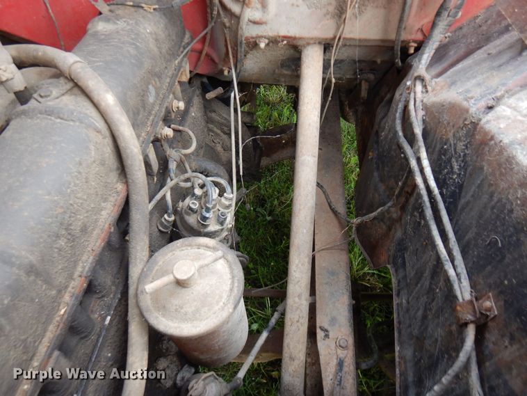 image for item MQ9471 1950 International L-162  pickup truck cab and chassis