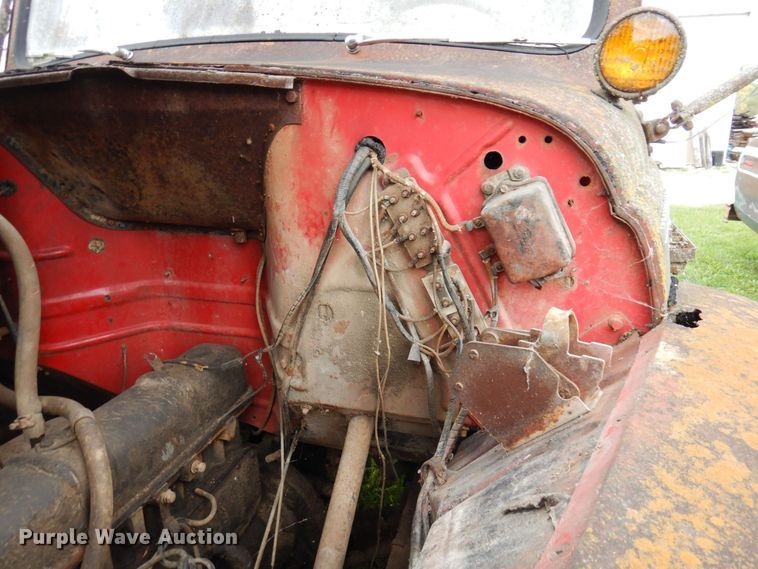 image for item MQ9471 1950 International L-162  pickup truck cab and chassis