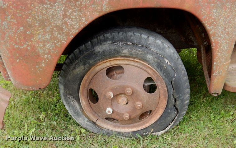 image for item MQ9471 1950 International L-162  pickup truck cab and chassis